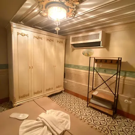 Castello Bella Balat Apart 3*