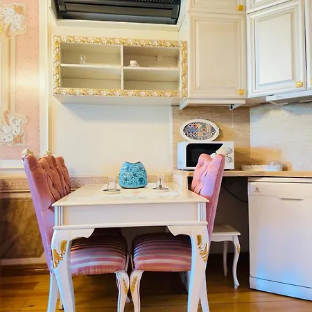 Castello Bella Balat Apart 3*